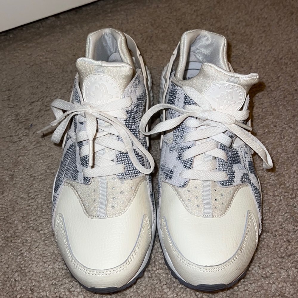Nike Air Huarache, Off White and black detail, size 9